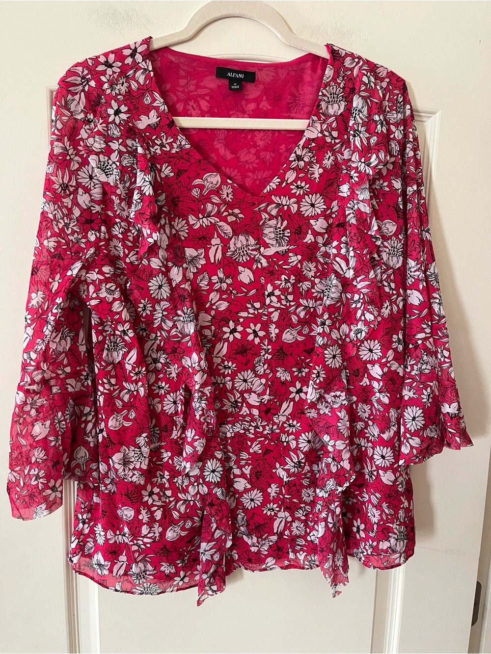 Alfani Women's Pink Floral V-Neck Blouse Ruffle Front Size 1X